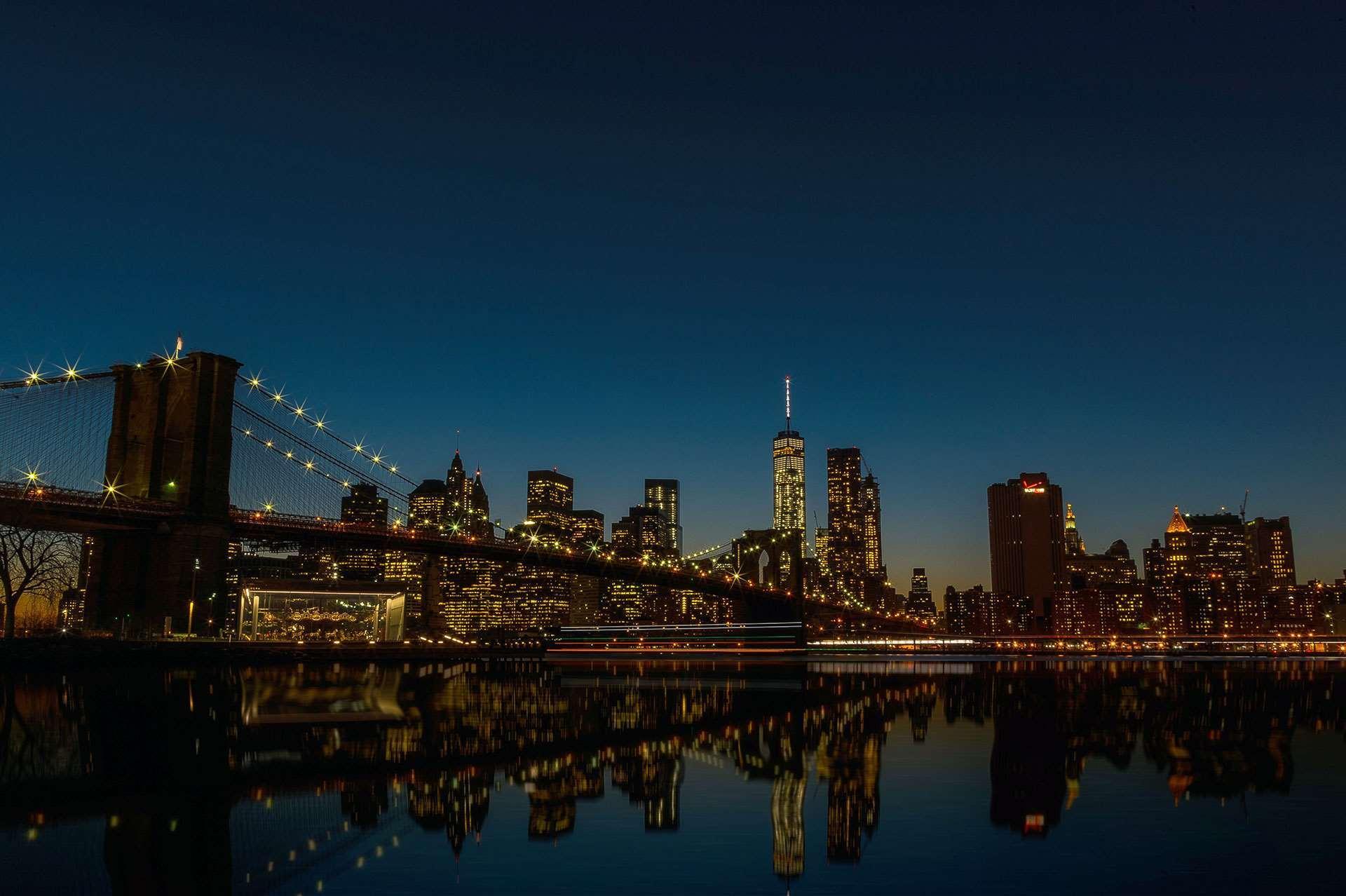 Royalton Park Avenue Hotel New York City Exterior photo Manhattan skyline at night