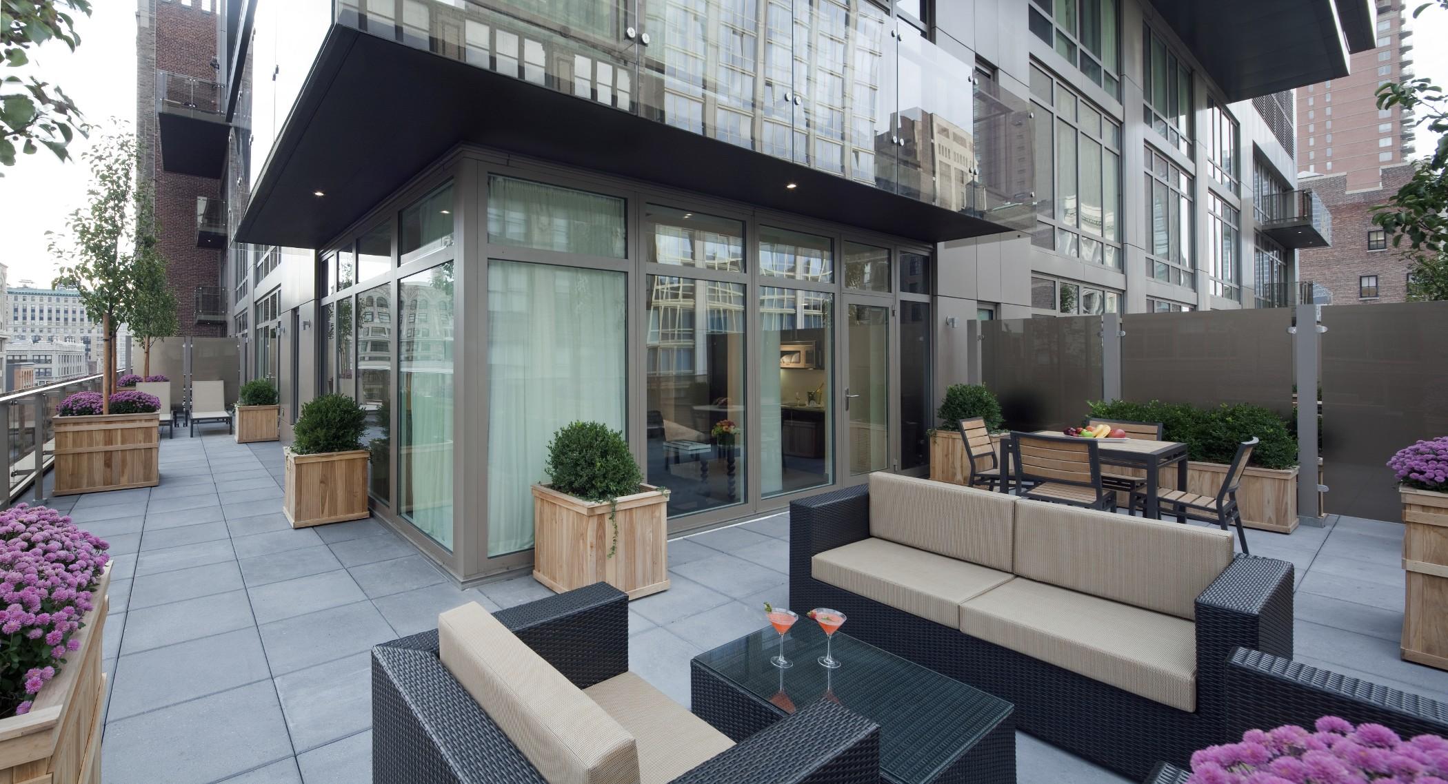 Royalton Park Avenue Hotel New York City Exterior photo The outdoor terrace