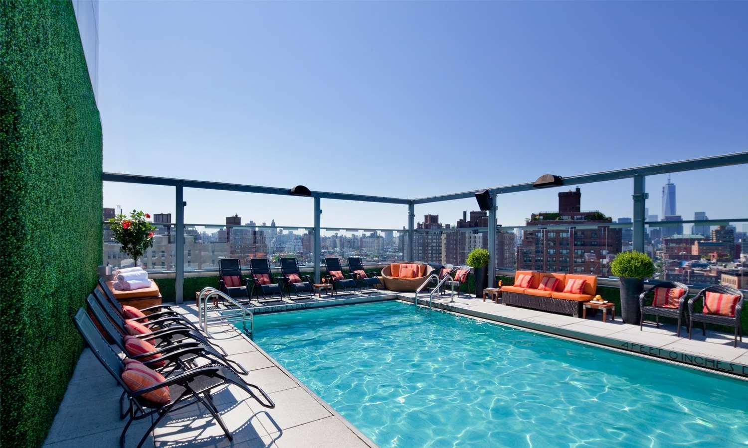 Royalton Park Avenue Hotel New York City Exterior photo Rooftop pool