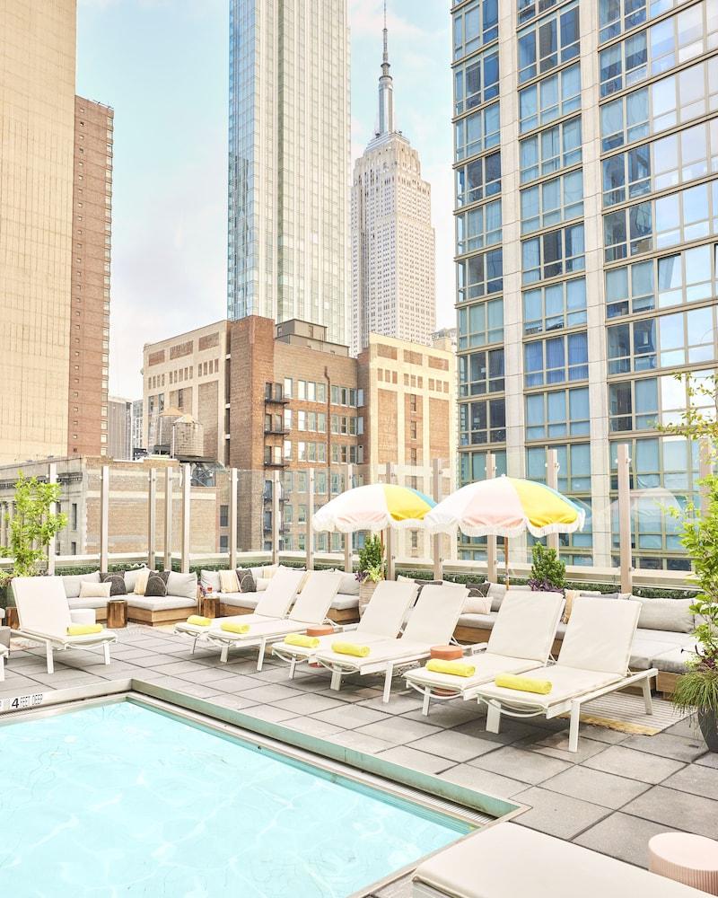 Royalton Park Avenue Hotel New York City Exterior photo Rooftop pool at the Standard East Village